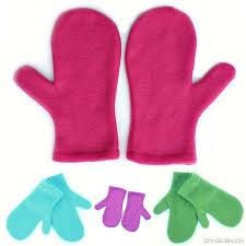 You should have 4 mitten pieces. Free Fleece Mittens Sewing Pattern Diy Crush