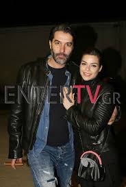 See more ideas about εικόνες, εργαστήριο, θρησκεία. Me Poia Omorfh Synadelfo Toy Pozarei Agkalia O Basilhs Mpismpikhs Zinapost Gr