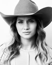 Three very different looks, one location, one incredible model. All within  three hours. I love squeezing the most looks possible out of a session.  Keeping a quick pace