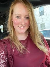 Jasmine Weiss's Instagram, Twitter & Facebook