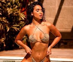 Tiktoker Vanessa Lopes no BBB de biquini bem sensual
