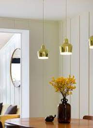 Infuse your home with character with these favorite farmhouse paint colors for the kitchen, bathroom, living room, and more. Marte Olsen93 Marteolsen93 Profil Pinterest