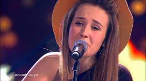 Кока не только певица, ведущая, блогер, автор песен, продюсер и режиссёр своих клипов, ещё клава представляет коллекцию здорового и полезного попкорна от бренда holy corn, о которой периодически пишет в своём инстаграм под шикарными фото. Klavdiya Koka Vystuplenie Youtube