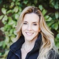 Debbie Earl's Instagram, Twitter & Facebook