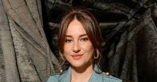 Born in san bernardino, california, and raised in simi valley. Shailene Woodley Linked To Packers Quarterback Aaron Rodgers Plus More Celeb Love News Gallery Wonderwall 1 Famous News