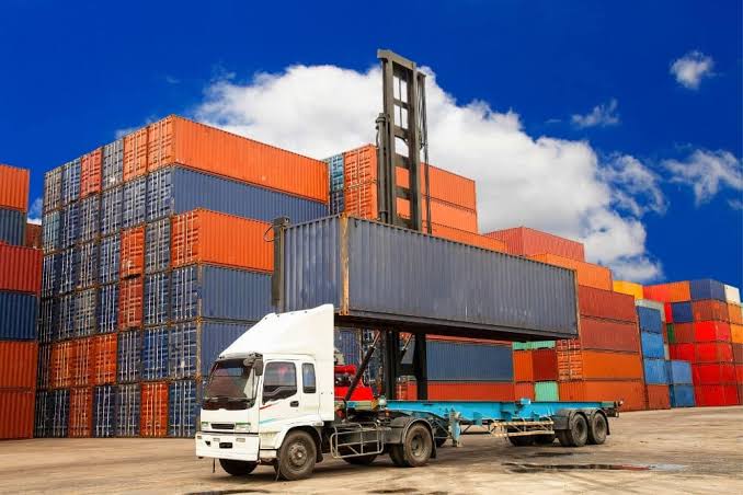 Những Phụ Phí Có Thể Phát Sinh Khi Hàng Đến Mỹ