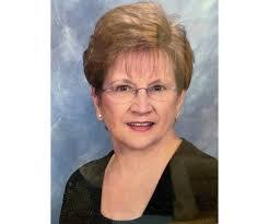 Carolyn Hoke's Instagram, Twitter & Facebook