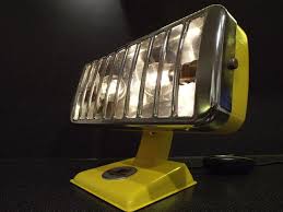 Lampes Phares G Richard Thermor Un Tu Veux Pas Allumer Le Radiateur J Y Vois Rien Une Lumiere Chaleureuse Pour Ce Vieu Lampe Phare Vieux Radiateur Lamp