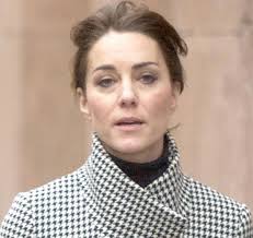 She must be wearing them to show respect," fans supposed.😲 PICS of Melania  Trump and Kate Middleton that have people buzzing ⬇️