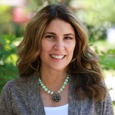 Kim Downey's Instagram, Twitter & Facebook