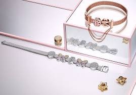 Enjoy 25% off your total pandora purchase when you spend $150 or more now until 12/17. Pandora Temporarily Closes 25 Of Stores Due To Covid 19