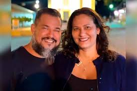 Marido de professora que produz conteúdo adulto na internet se diz sortudo  por ter uma mulher desejada por milhares - O Segredo