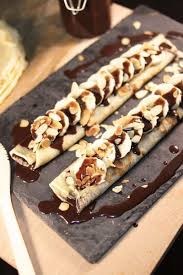 Crepes Sauce Chocolat Bananes Et Amandes Effilees Recette Ptitchef Recette Crepes Au Chocolat Recette Dessert Recette De Crepes Sucrees