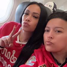 🎶Y no me arrepiento de dar, y quedarme sin nada🎶 Que asombrosa voz tiene