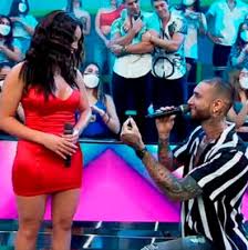 Angie Arizaga y Jota Benz: cómo nació su historia de amor, cuántos años llevan juntos y por qué se casarán - Infobae