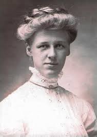 My paternal great grandmother and great grandfather, Bower M Carr and Ellie  (Weaver) Carr, and the three children that were born before their youngest,  my paternal grandfather was born. The three girls,