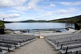 Den spektakulære nyoppsetningen av «peer gynt» ved gålåvannet er en kunstnerisk seier for alle involverte. Kultur Sor Midtdalen Den Nye Peer Gynt Scena Pa Gala Star Klar