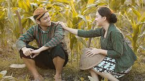 Dakwah islam di pulau jawa sebenarnya sudah dimulai sejak abad ke 13. Sayang Sayangan Di Tengah Sawah 5 Potret Prewedding Vicky Shu Ini Romantis Abis Seruni Id