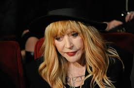 Others named alla borisovna pugacheva. Dokatilas Pugacheva Bez Parika Zasvetilas V Podpolnoj Parikmaherskoj