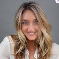 Geri Malone's Instagram, Twitter & Facebook