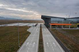 LICITATIE PENTRU SPATIILE DIN AEROPORTUL BRASOV – Aeroportul International din Brasov a comandat un raport de evaluare a pietei imobiliare pentru a stabili preturile licitatiilor | Infrapress
