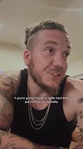 Desirae Barnes's Instagram, Twitter & Facebook