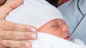 Meghan markle y el príncipe harry esperan a su primer bebé para esta primavera, y aunque aún sigue en el vientre de su madre, este pequeño promete revolucionar la corona británica. Por Que Master Archie El Hijo De Meghan Markle Y El Principe Harry No Sera Principe Infobae