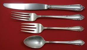 The berkshire matte flatware pattern features a lightly faceted border, heavy weight, satin finish in the center portion of the handle, and premium 18/10 quality. Dancing Flowers By Reed And Barton Antique Silver Patterns