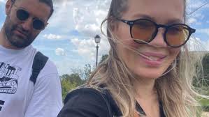 The photo with the daughter of gina pistol and smiley that gathered 100,000 likes: Final De Drum Pentru Smiley È™i Gina Pistol Ce Decizie SurprinzÄƒtoare Au Luat Cei Doi