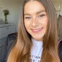 Millie Richards's Instagram, Twitter & Facebook