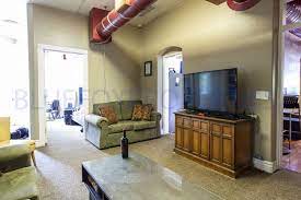 Situated in tucson, this romantic apartment building is 0.9 mi (1.5 km) from gaslight theatre and 1.4 mi (2.3 km) from park place mall. 5 Bedroom In Tucson Az 85705 House For Rent In Tucson Az Apartments Com