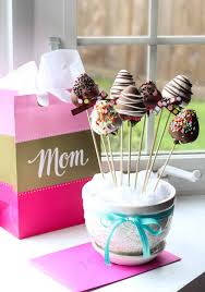Candy candy arrangements diy birthday birthday gift ideas creative gifts homemade gifts candy basket candy crafts candy cakes. Easy Chocolate Covered Strawberries Bouquet Delicious Made Easy