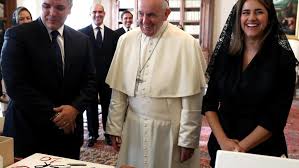 Duque said colombia will close its border with venezuela from five o'clock saturday morning. Pope Colombian President Discuss Reconciliation Corruption Drug Trafficking Vatican News