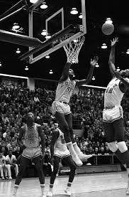 Loyola 70's Home Les Hunter.jpg