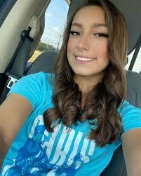 Jessica Eslinger's Instagram, Twitter & Facebook