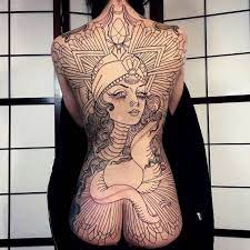 Pin On Femmes Tatouees