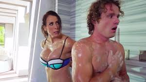 Stunning stepmom with a breathtaking body fucks her stepson - SexVid.xxx