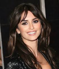 𝗣𝗲𝗿𝘀𝗼𝗻𝗮𝗴𝗲𝗻𝘀 𝗳𝗲𝗺𝗶𝗻𝗶𝗻𝗮𝘀 𝗰𝗼𝗺 𝗮𝗽𝗮𝗿𝗲̂𝗻𝗰𝗶𝗮  𝗶𝗻𝘁𝗶𝗺𝗶𝗱𝗮𝗱𝗼𝗿𝗮