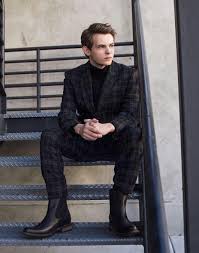 Pin By Amber Carlson On Once Upon A Time Robbie Kay Robbie Kay Peter Pan Robbie