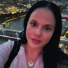 Daphne Ewing's Instagram, Twitter & Facebook