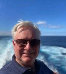 Derrick Bills's Instagram, Twitter & Facebook