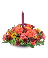 Maybe you would like to learn more about one of these? This Beautiful Selection Of Fall Color Flowers With The Warm Glow Of A Candle Will Prepare Your Table For Your Special Celebration You Jus Centrotavola Fiori