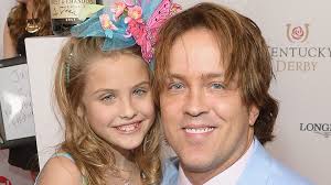 The Truth About Dannielynn Birkhead's Relationship With Dad Larry