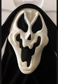This Is The Scream Mask I Used To Have Got It At Big Lots And They Were All Out Of The Actual Scream Mask So I Got Thi Ghost Face Mask