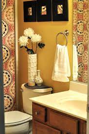 Pair india yellow with naturalproducts, such as wooden bathbrushes and. Kleine Badezimmer Design Ideen Lesen Sie Unsere Bad Design Ideen Tipps Und Geheimnis Easy Bathroom Decorating Yellow Bathroom Decor Bathroom Decor Apartment