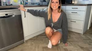hannah cleaning patreon porn - Sexy photos