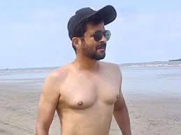 Anil Kapoor shirtless photo समदर कनर शरटलस घमत नजर आए अनल कपर 63 क उमर म फस  कsexiezpix Web Porn