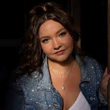 Olivia Graham's Instagram, Twitter & Facebook