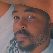 WHAT WOULD U RATE ME ON A SCALE OF 1-10