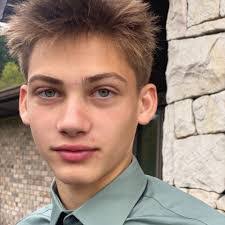 Jason Simms's Instagram, Twitter & Facebook